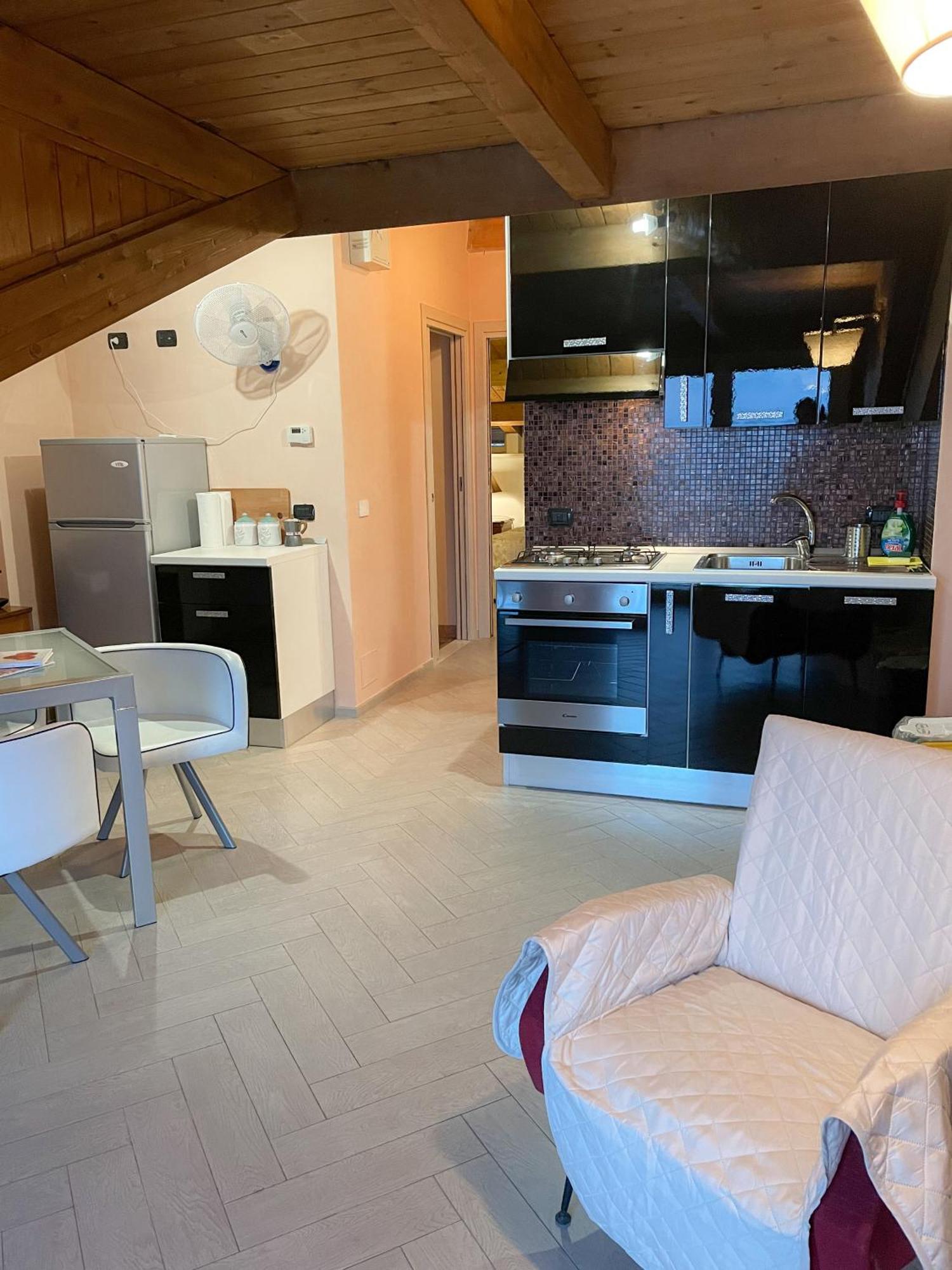 Maremare Apartments Giardini Naxos Bagian luar foto