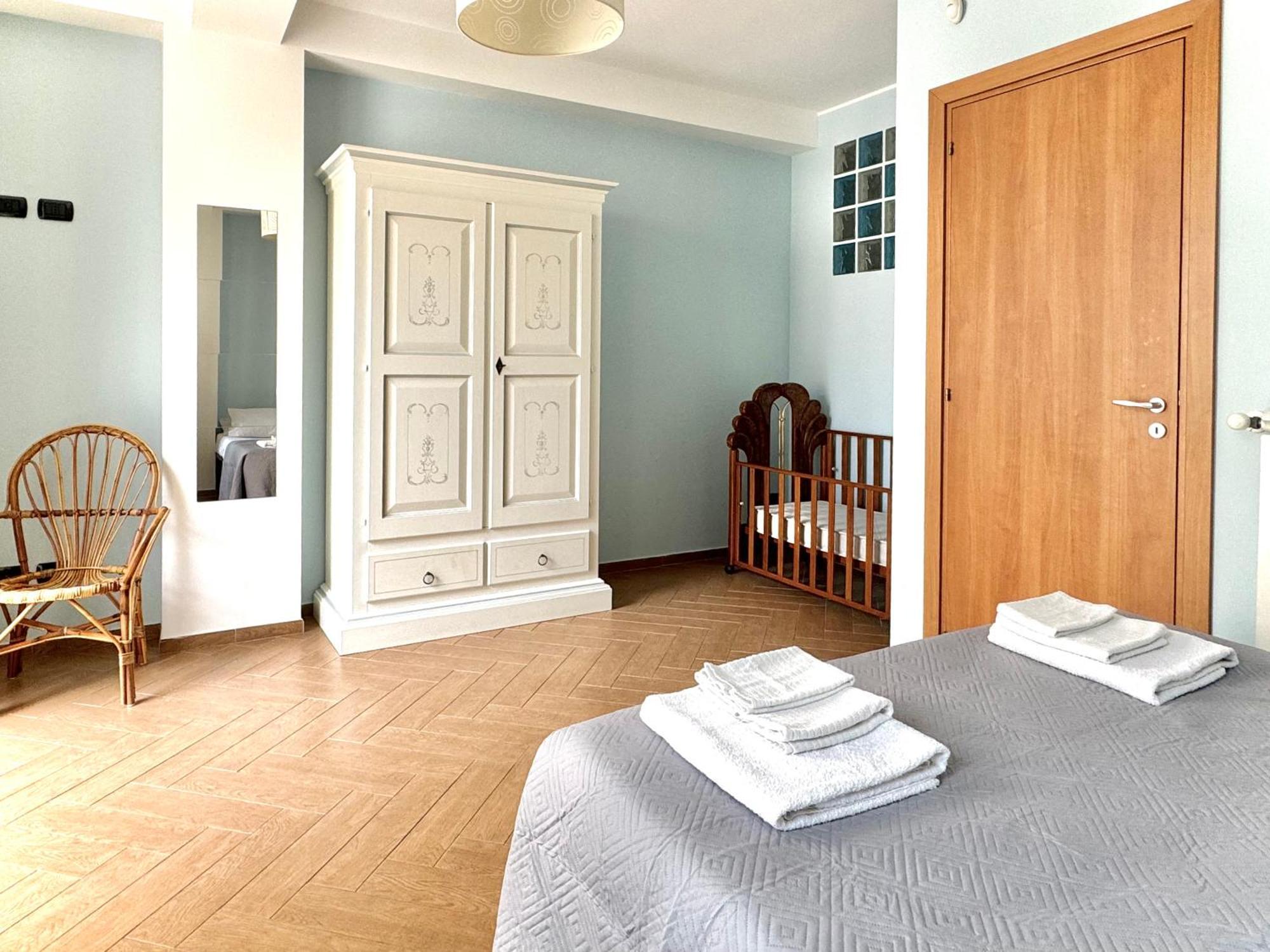 Maremare Apartments Giardini Naxos Bagian luar foto