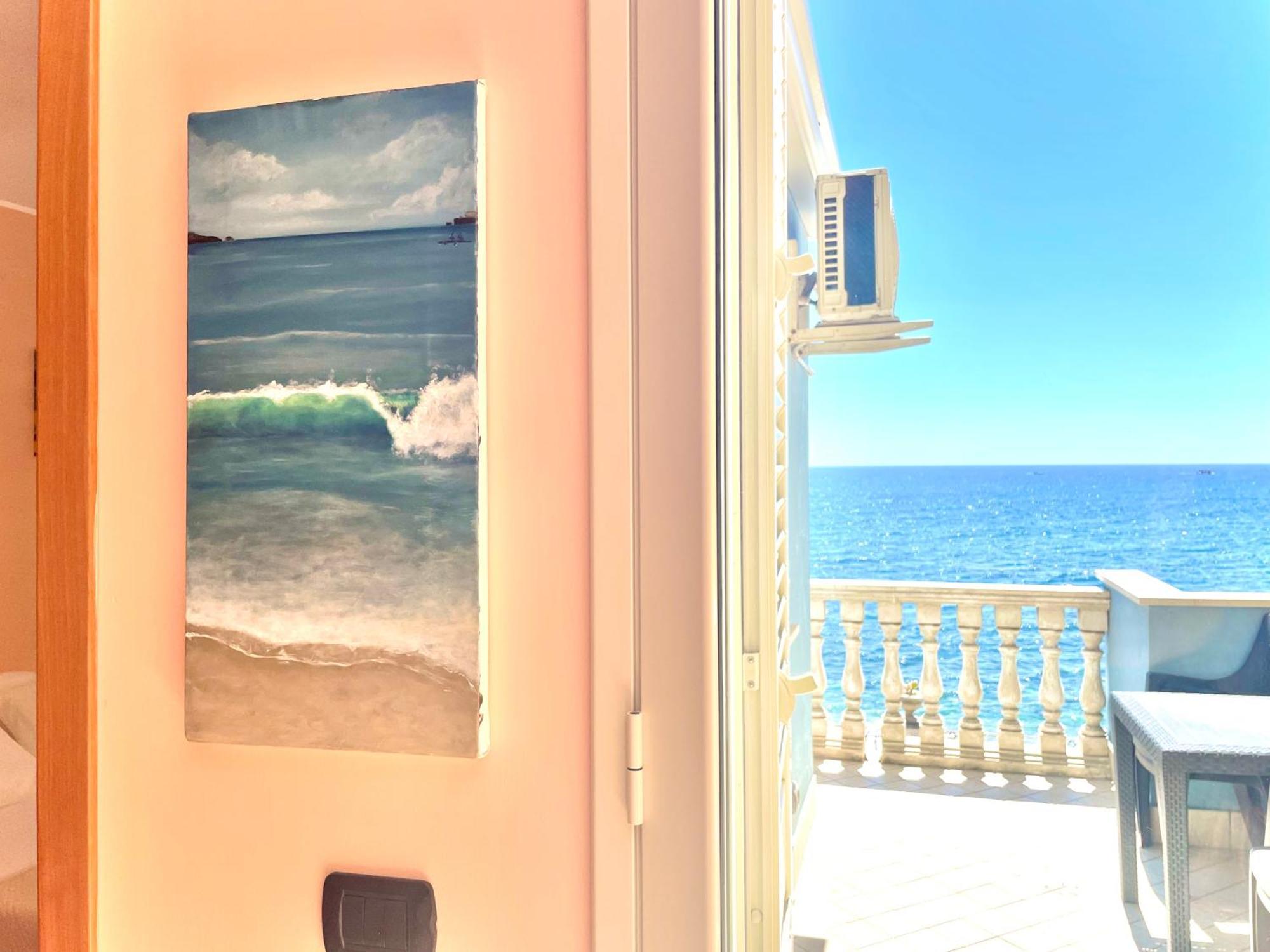 Maremare Apartments Giardini Naxos Bagian luar foto